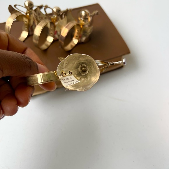 Brass Angel napkin holder - Picture 3 of 9